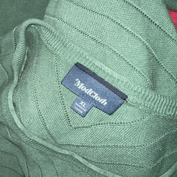 ModCloth Green Eyelet Knit Scoop Neck lightweight sweater - Picture 3 of 4